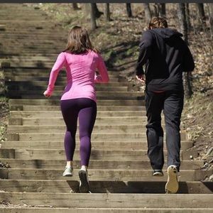 Lululemon High Times Deep Zinfandel 10